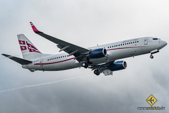 Boeing 737-8FH
